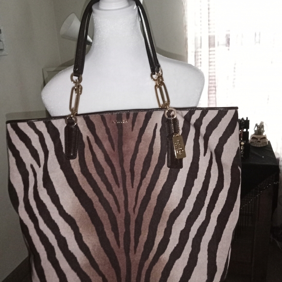 Coach purse - Picture 1 of 13